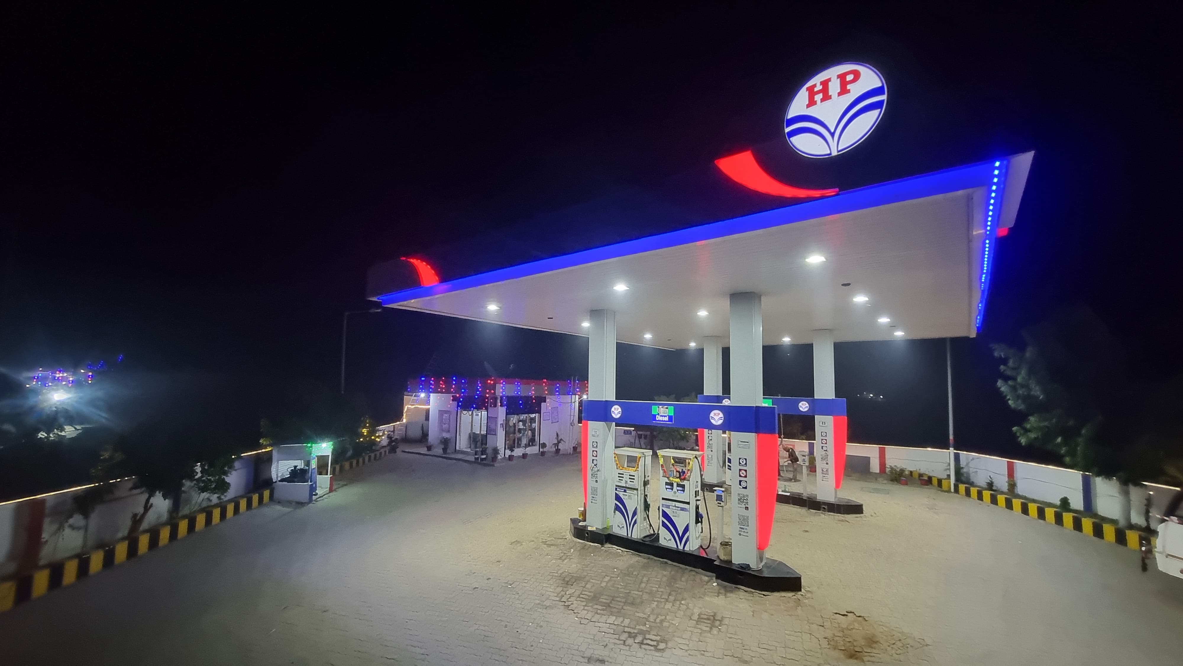 Hindustan Petroleum Corporation Limited - Dhnewa Dhanei, Maharajganj
