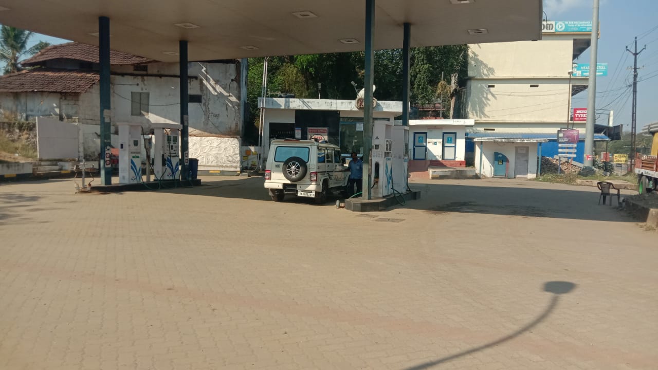 Hindustan Petroleum Corporation Limited - Kuzhalmannam, Palakkad
