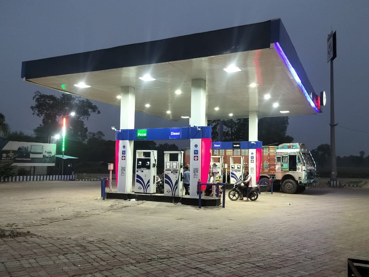 Hindustan Petroleum Corporation Limited - Prahlada, Bahraich