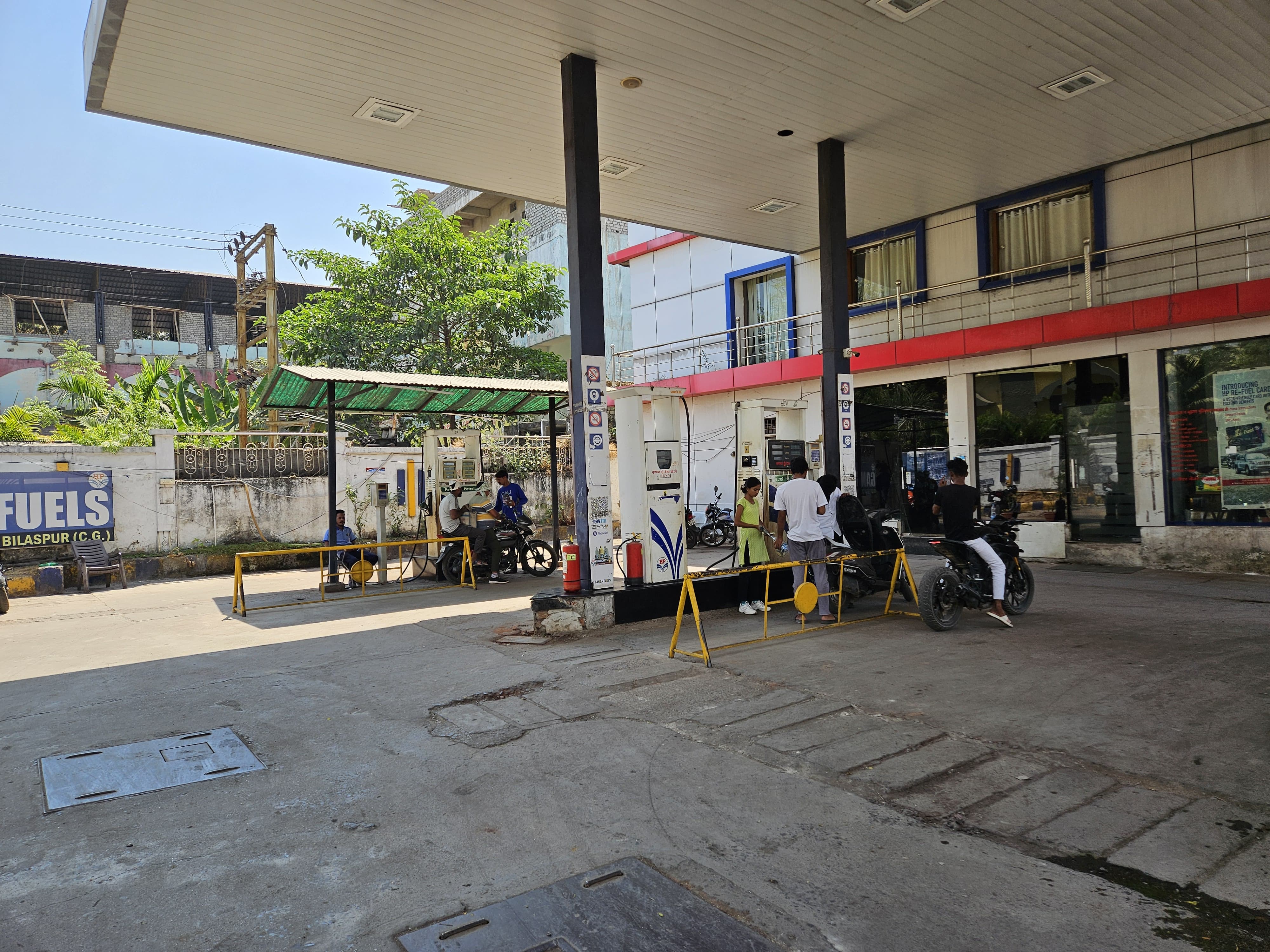 Hindustan Petroleum Corporation Limited - Old High Court Road, Bilaspur