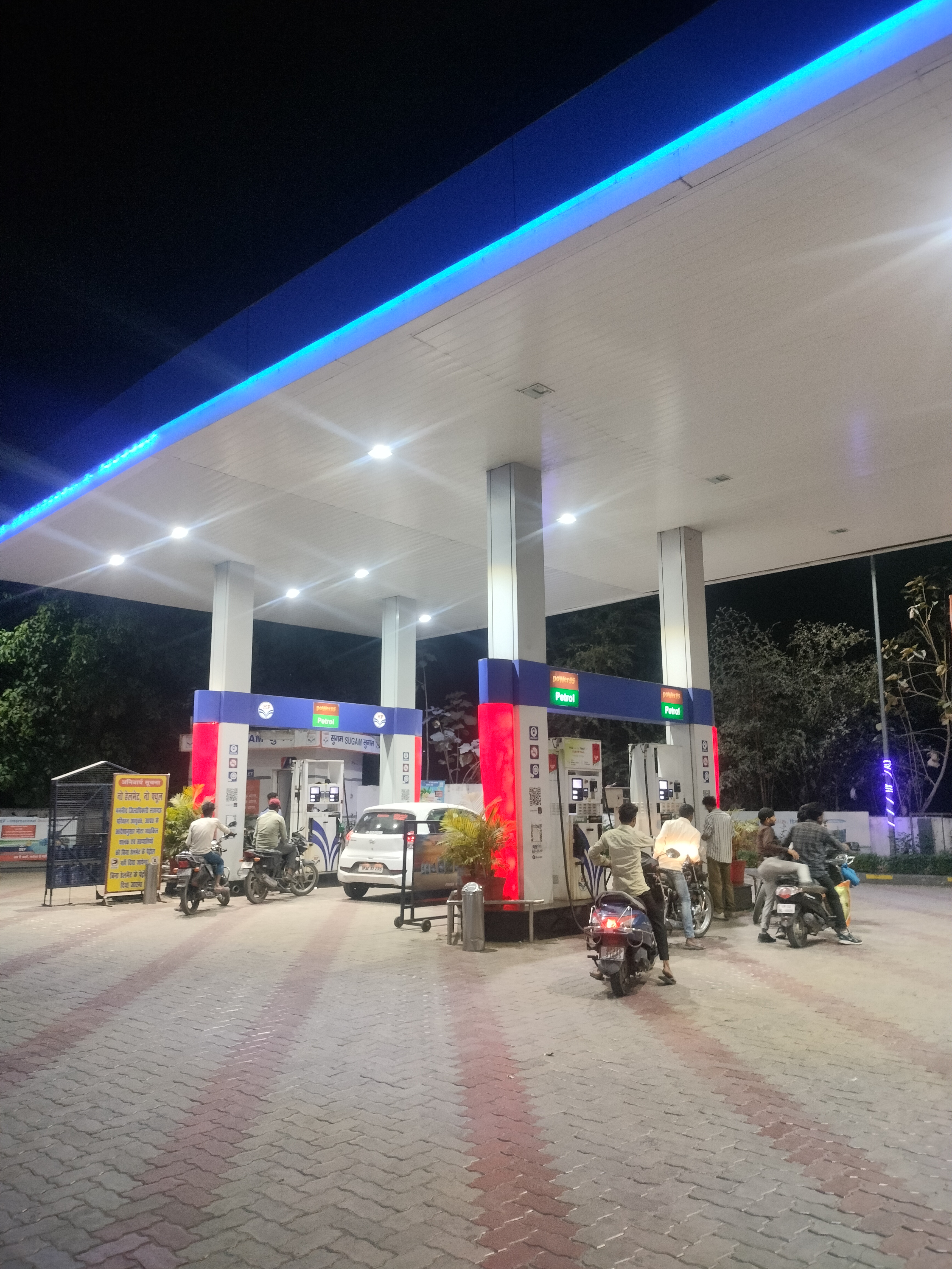 Hindustan Petroleum Corporation Limited - Kalli Pashchim, Mohanlalganj