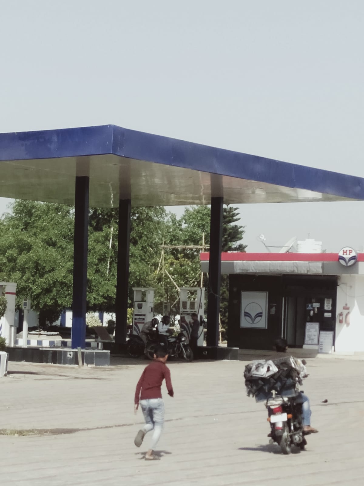 Hindustan Petroleum Corporation Limited - Awagarh Tundla Road, Etah