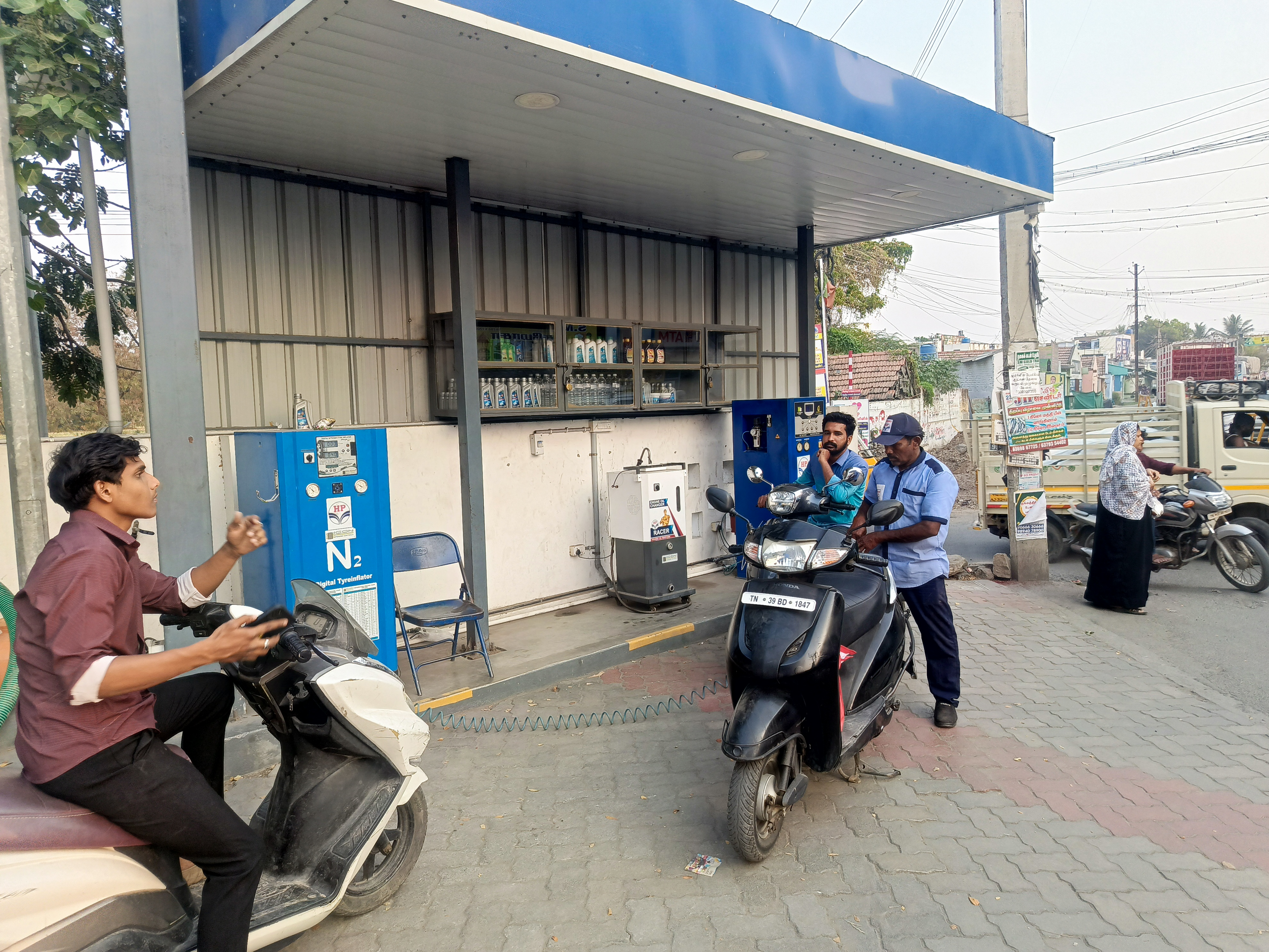 Hindustan Petroleum Corporation Limited - Kombai Thottam, Tiruppur