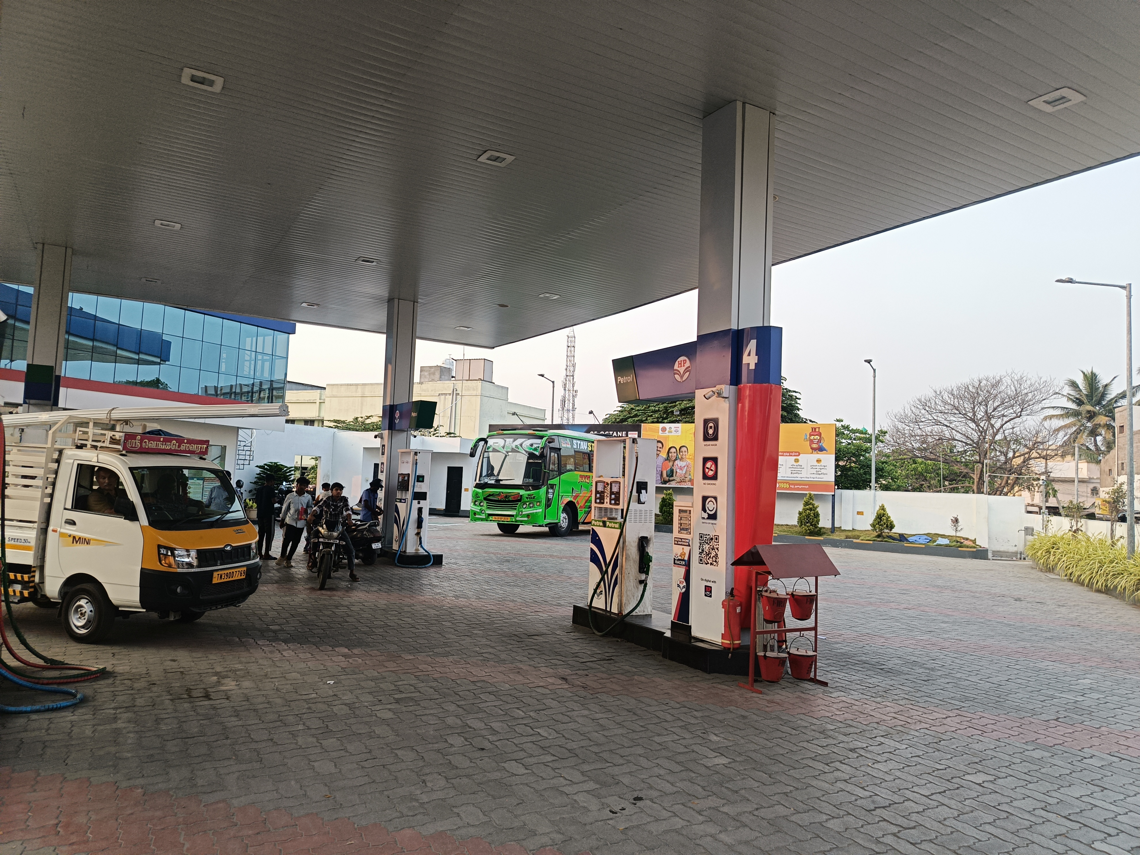 Hindustan Petroleum Corporation Limited - Kombai Thottam, Tiruppur