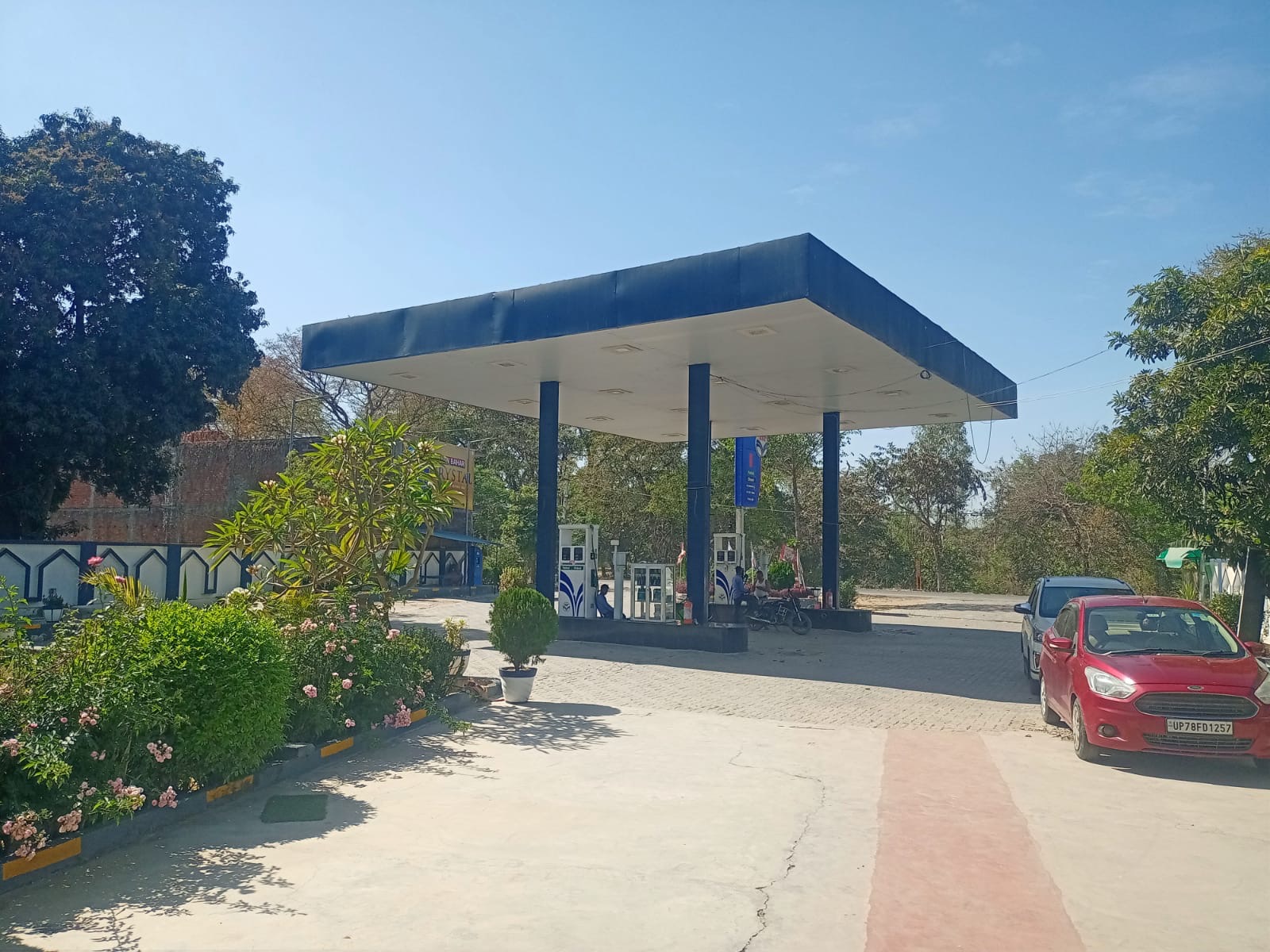 Hindustan Petroleum Corporation Limited - Raipur Raja, Lucknow
