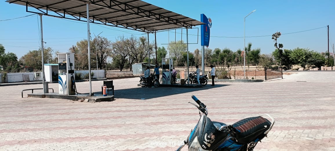 Hindustan Petroleum Corporation Limited - Majna Khas, Tikamgarh
