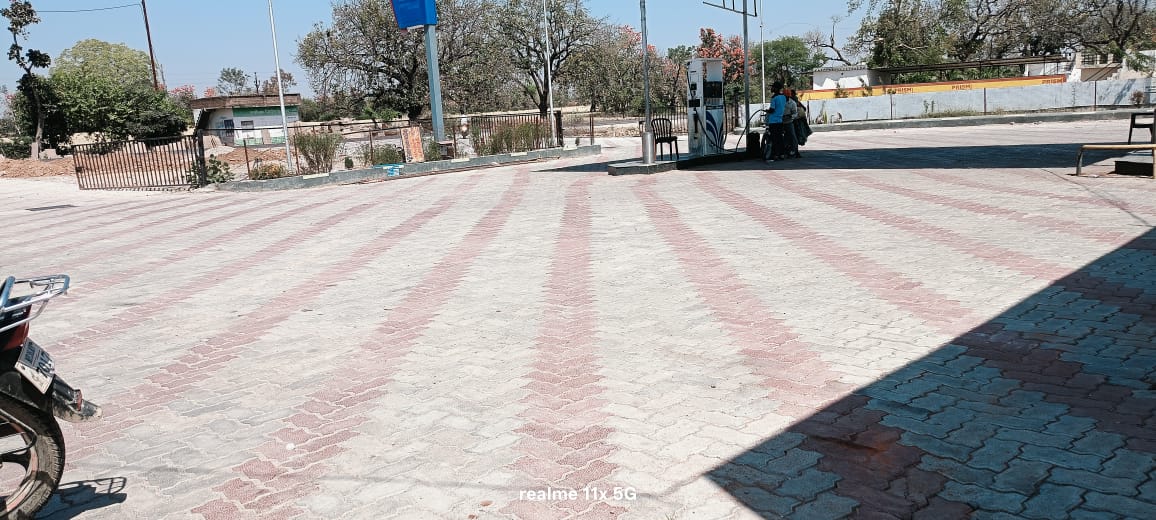 Hindustan Petroleum Corporation Limited - Majna Khas, Tikamgarh