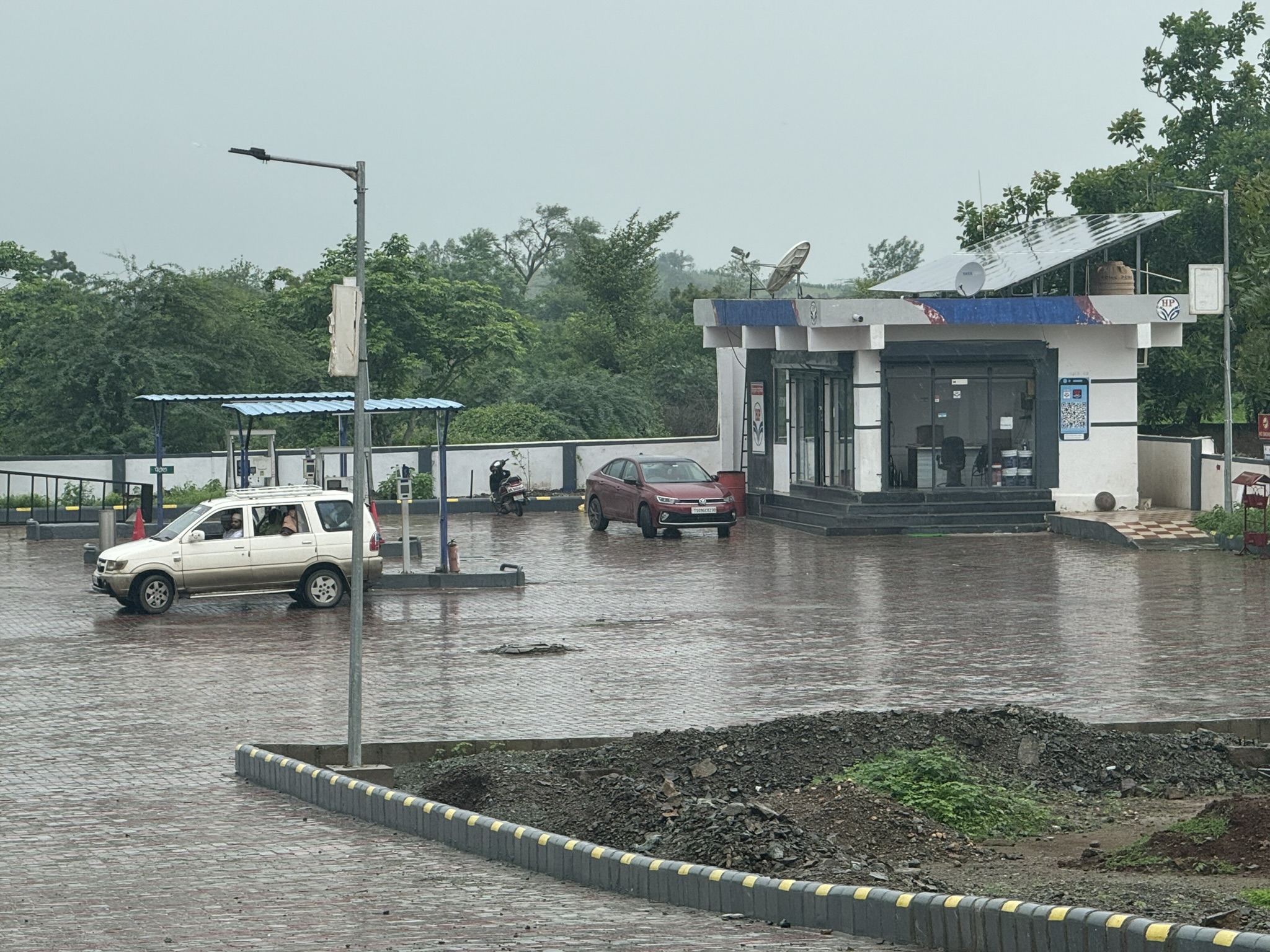 Hindustan Petroleum Corporation Limited - Sarkan Kopcha Road, Dungarpur