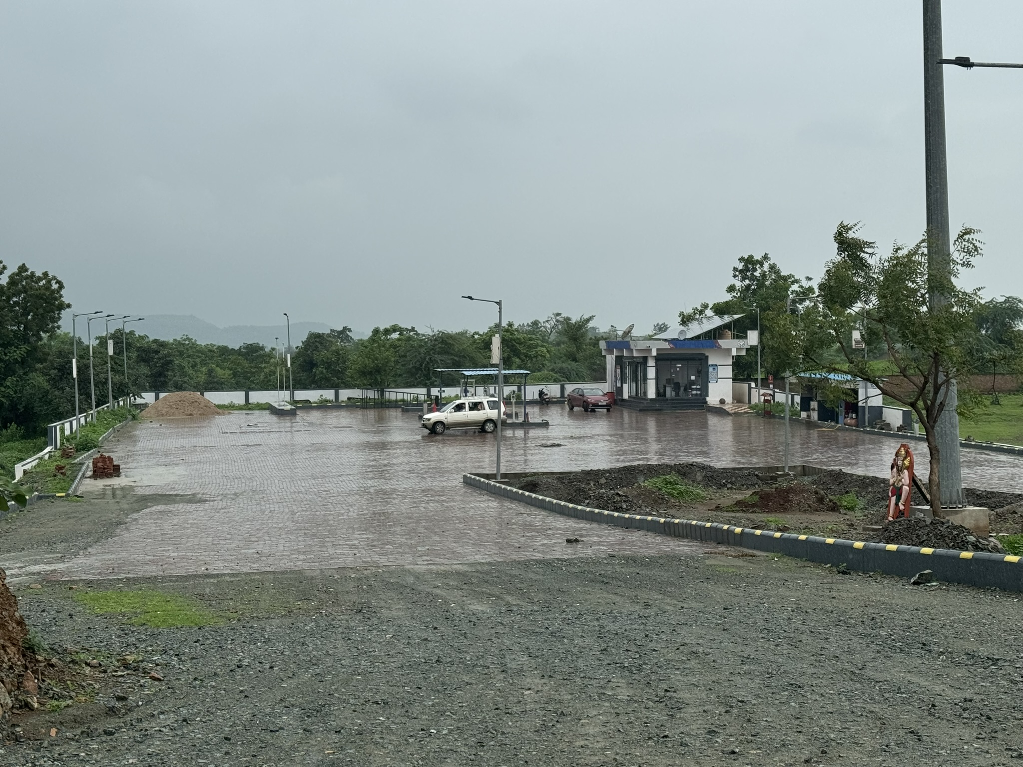 Hindustan Petroleum Corporation Limited - Sarkan Kopcha Road, Dungarpur