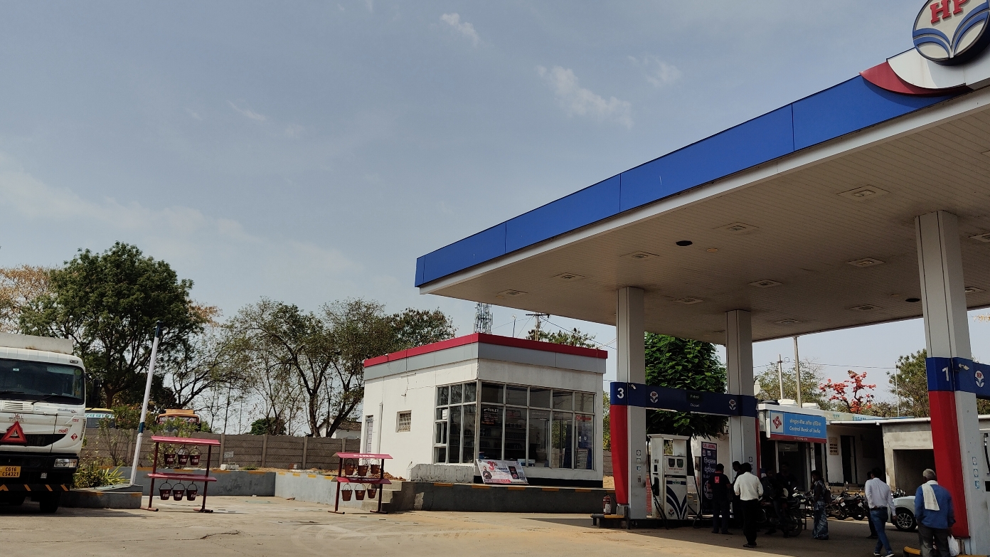 Hindustan Petroleum Corporation Limited - Ambikapur Road, Manendragarh