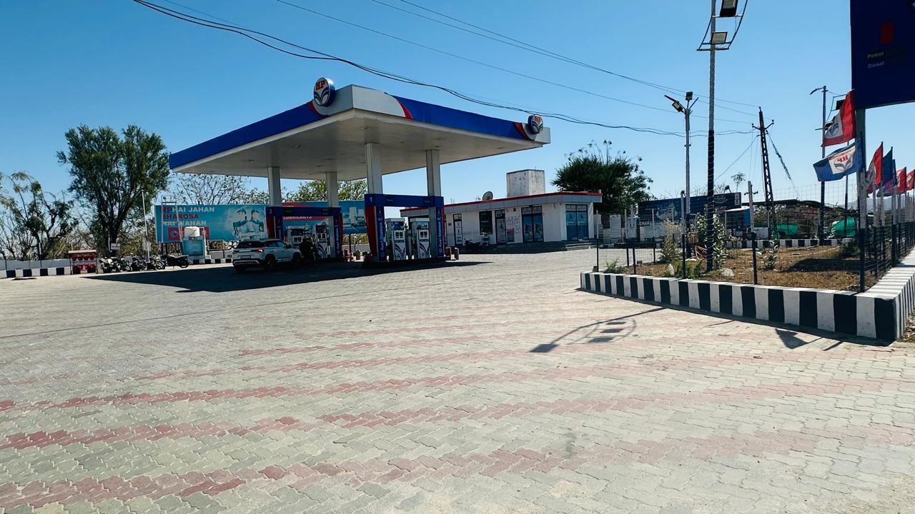 Hindustan Petroleum Corporation Limited - Gomti Ka Chauraha, Udaipur