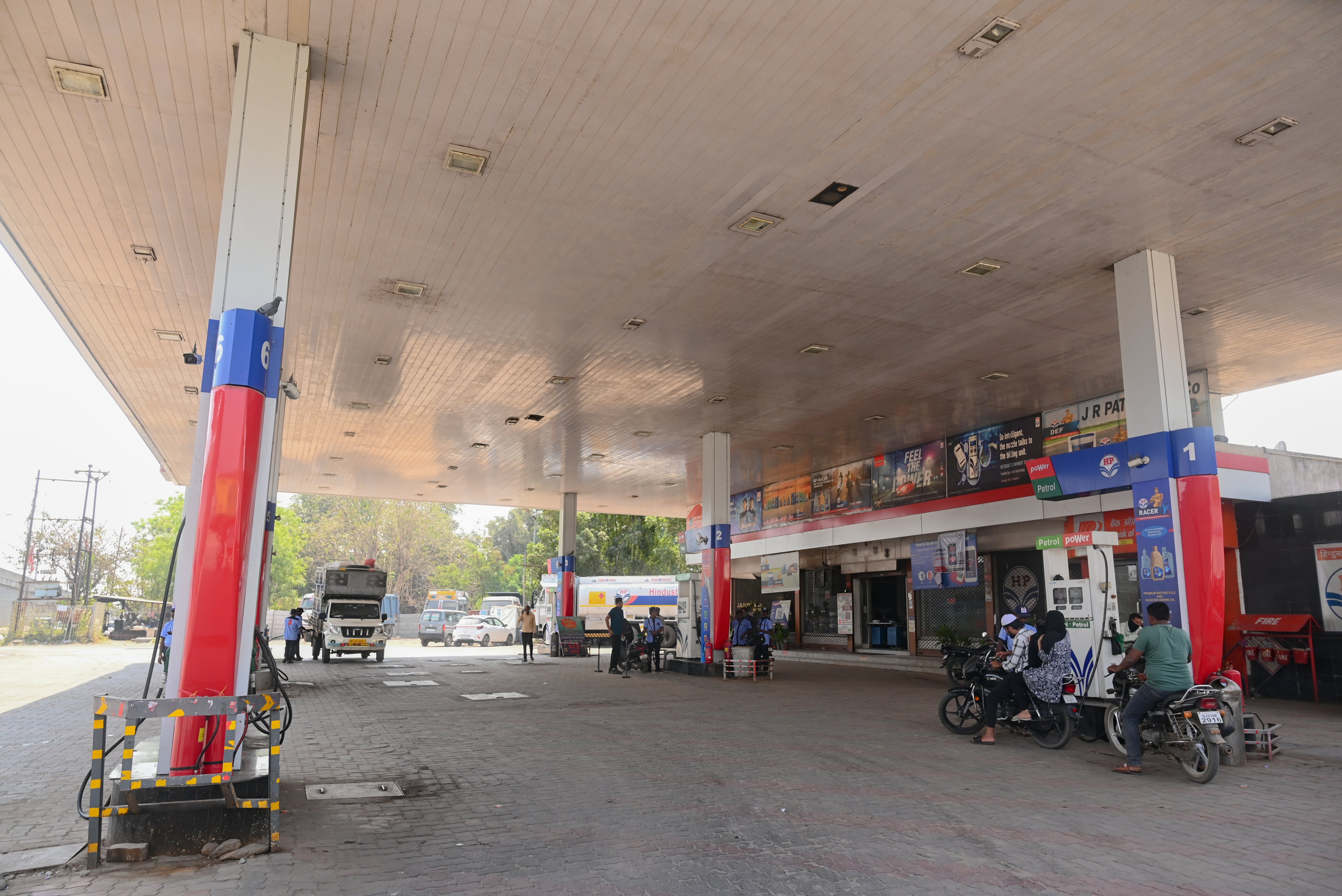 Hindustan Petroleum Corporation Limited - Samarkha Crossing, Anand