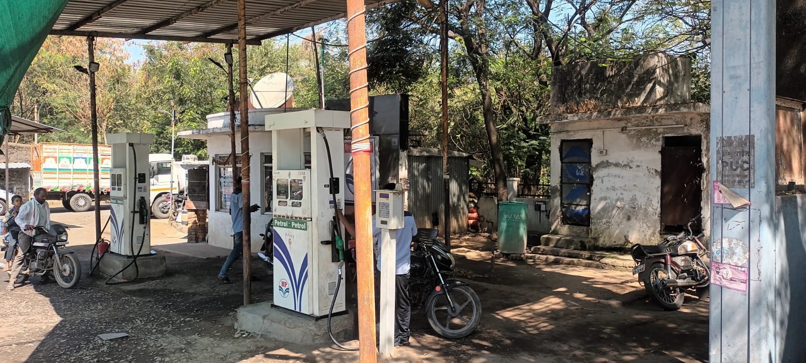Hindustan Petroleum Corporation Limited - Wani Yavatmal Highway, Wani