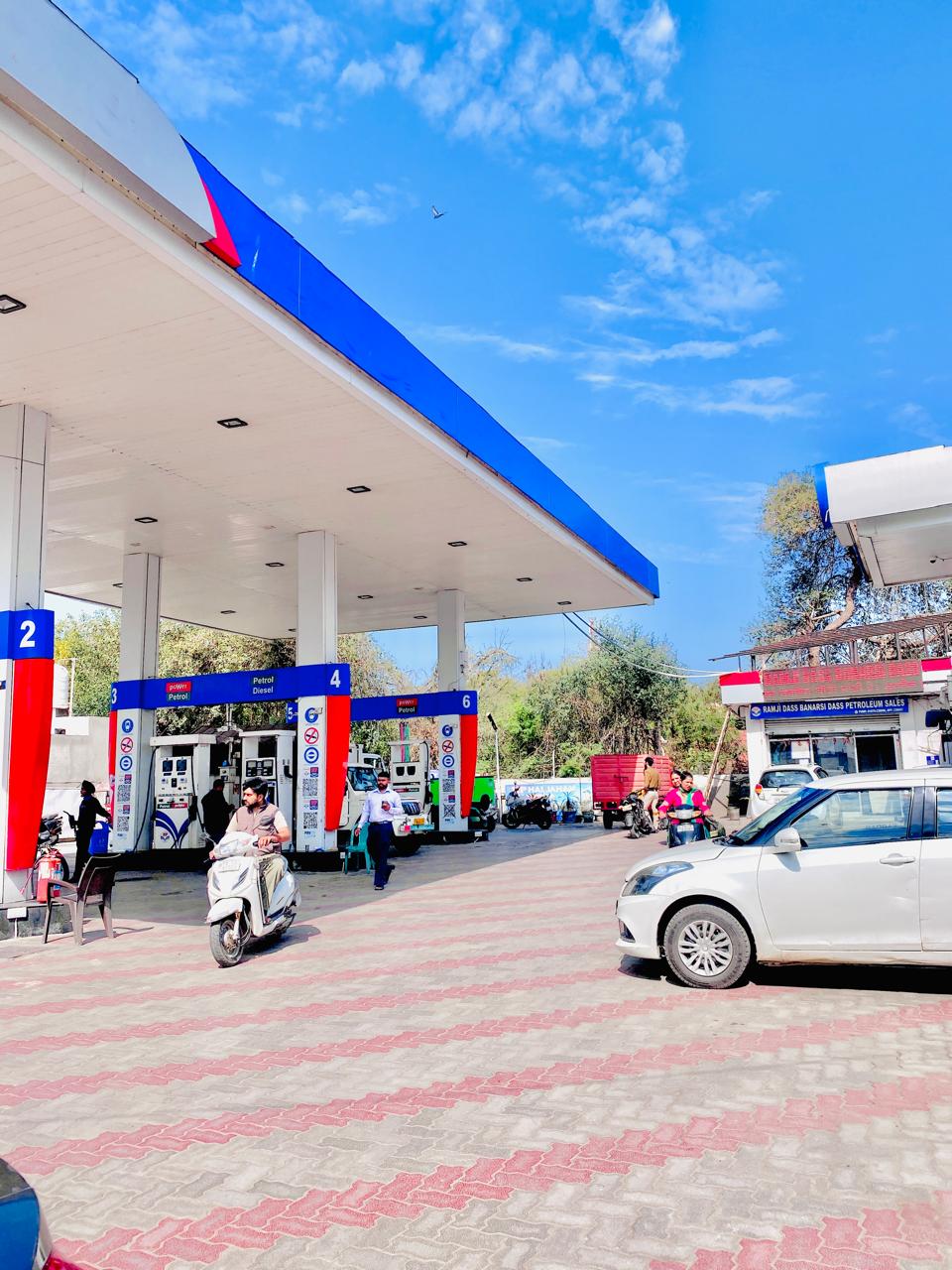 Hindustan Petroleum Corporation Limited - Pakka College Road, Barnala